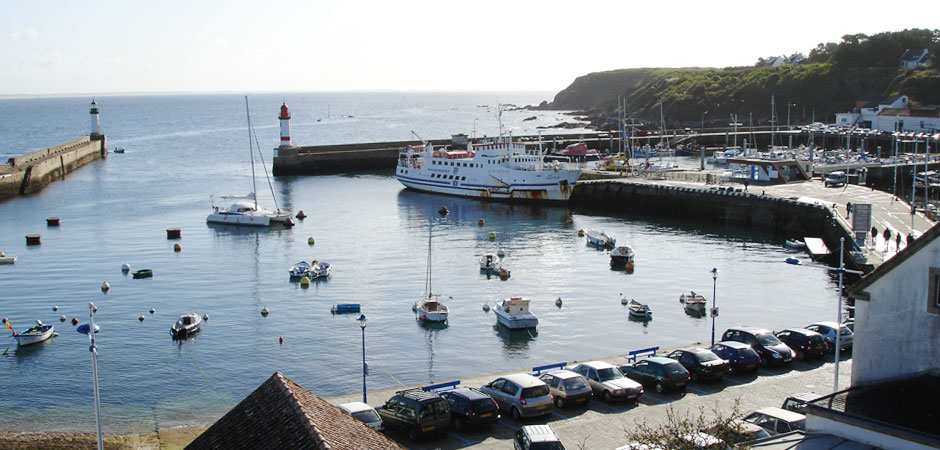 Le port et l'arrivée du bateau